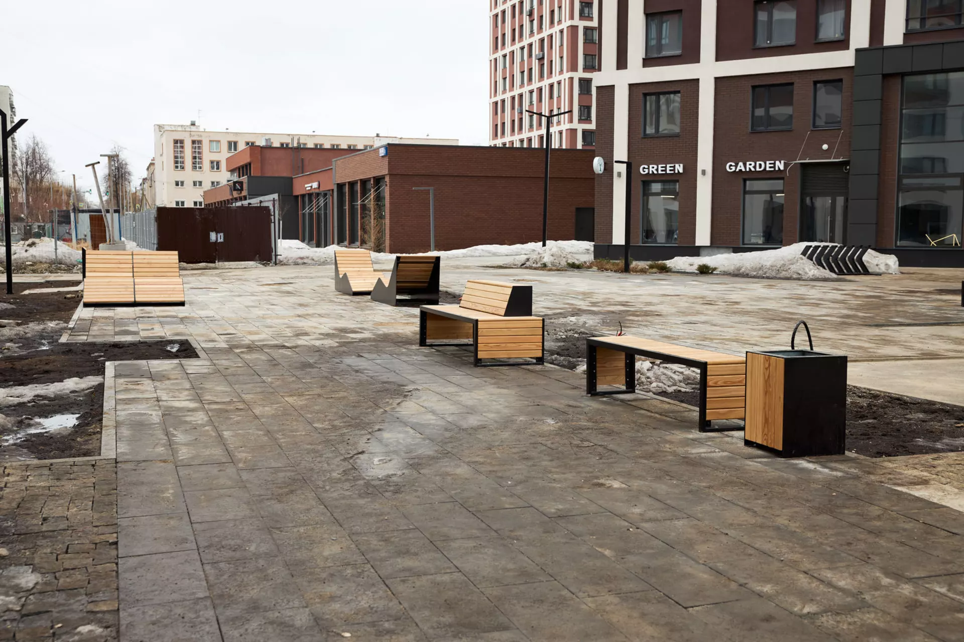 В 1 и 2 секциях четвёртого дома:

– идёт передача квартир. 

Фотография загружена 1 апреля 2024 года.