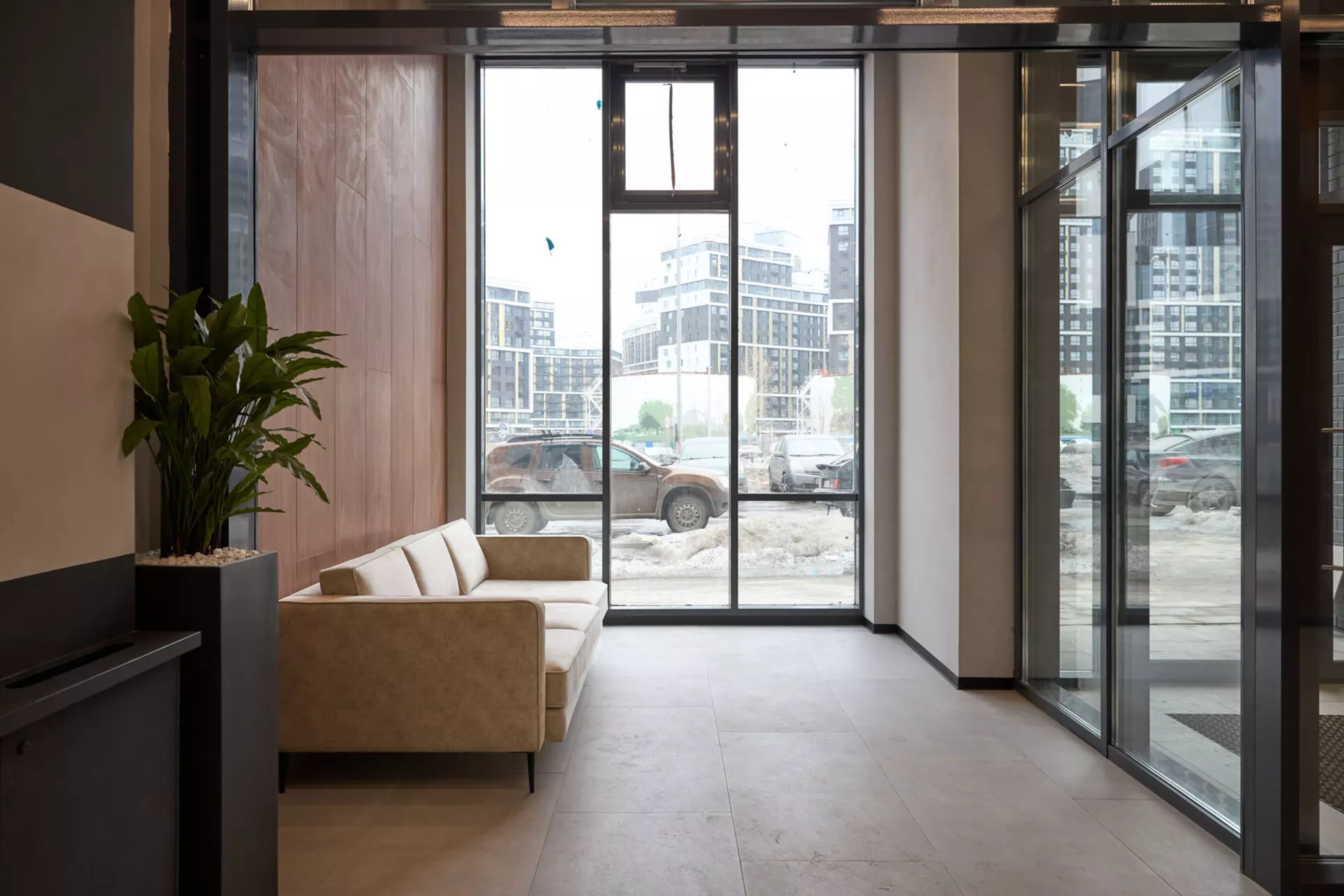 В 1 и 2 секциях четвёртого дома:

– идёт передача квартир. 

Фотография загружена 1 апреля 2024 года.