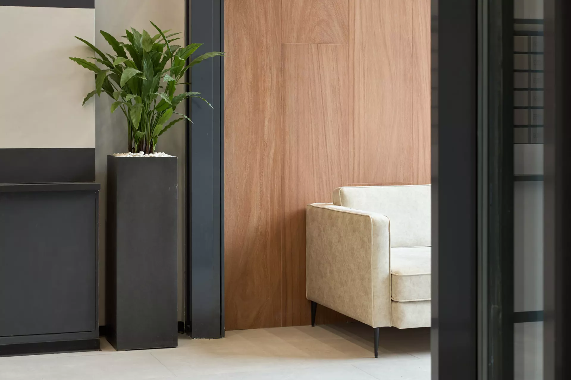 В 1 и 2 секциях четвёртого дома:

– идёт передача квартир. 

Фотография загружена 1 апреля 2024 года.