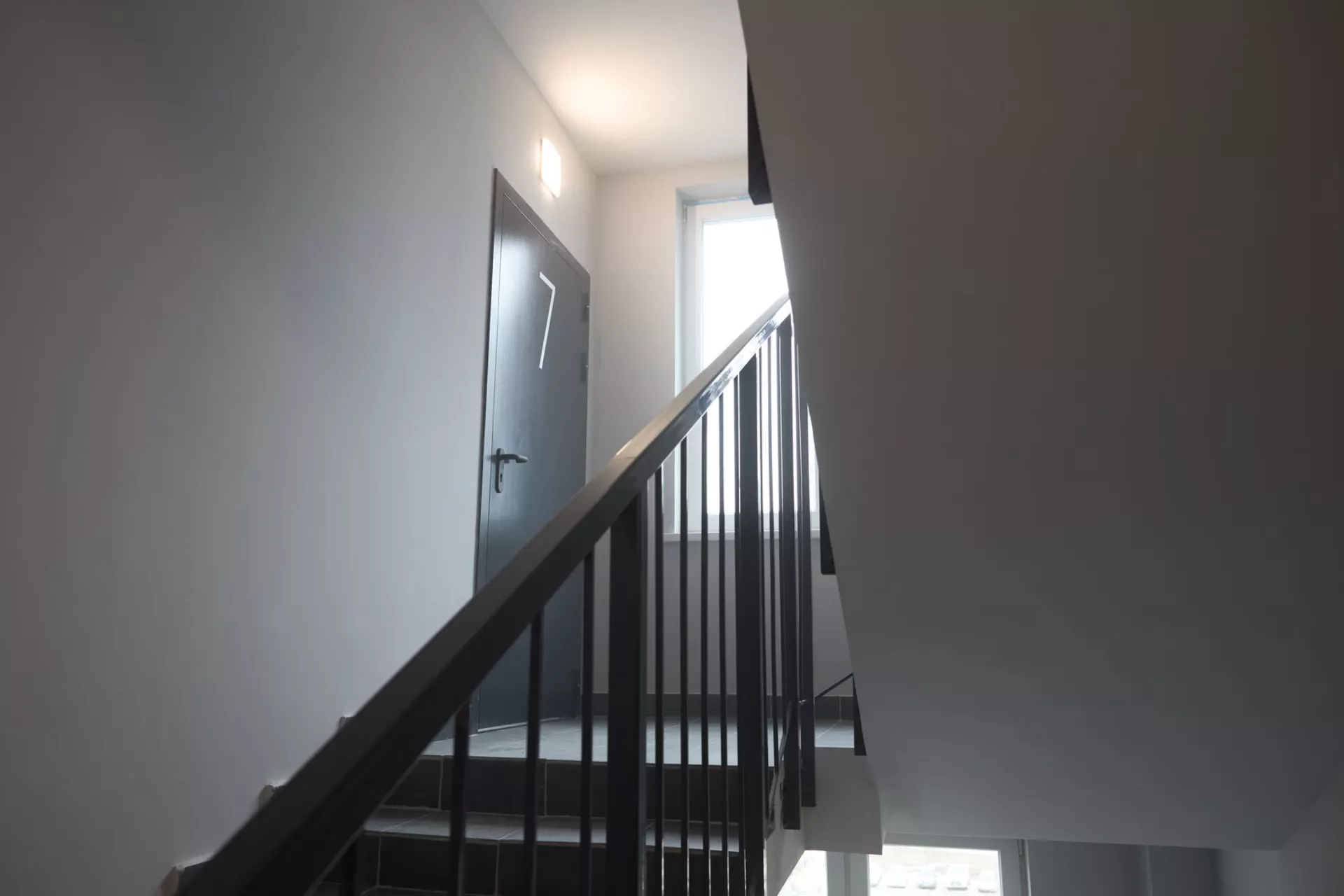 В 1 и 2 секциях четвёртого дома:

– идёт передача квартир. 

Фотография загружена 1 апреля 2024 года.