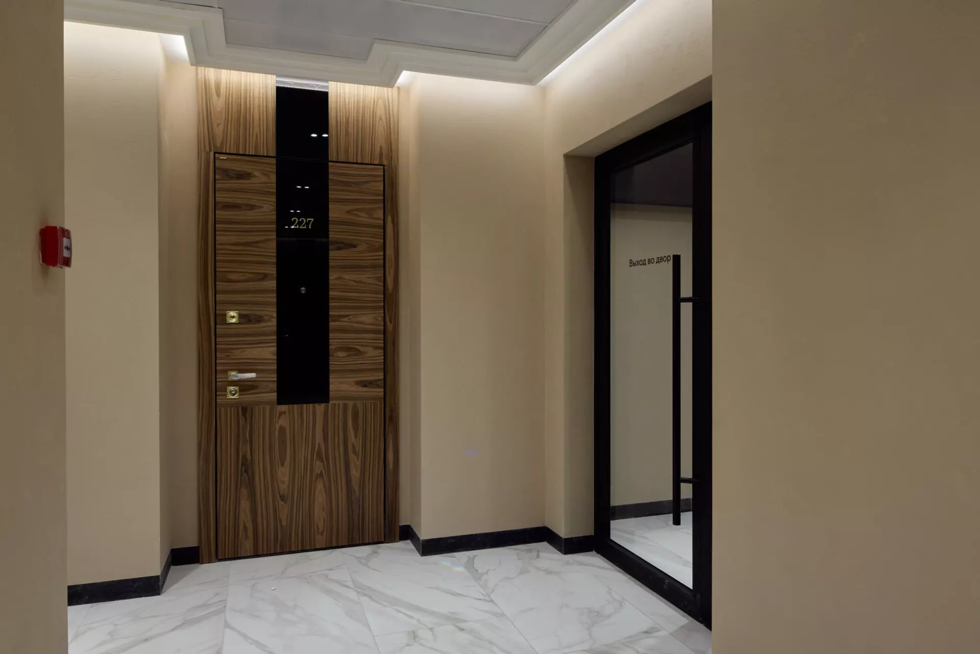 В третьем, четвёртом и пятом домах:
– идёт передача квартир.
Фотография загружена 1 декабря 2024 года.