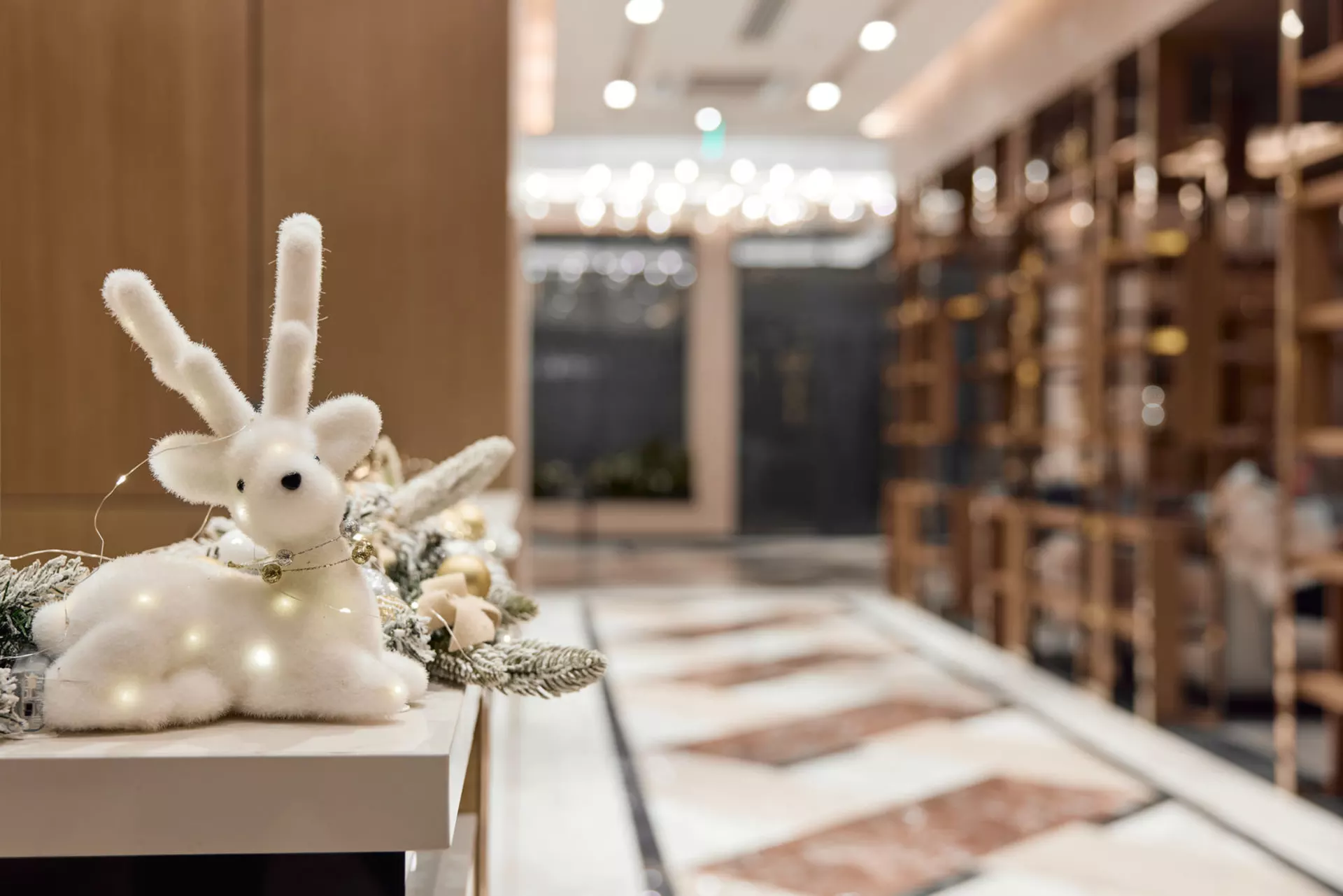 В третьем, четвёртом и пятом домах:
– идёт передача квартир.
Фотография загружена 15 декабря 2024 года.