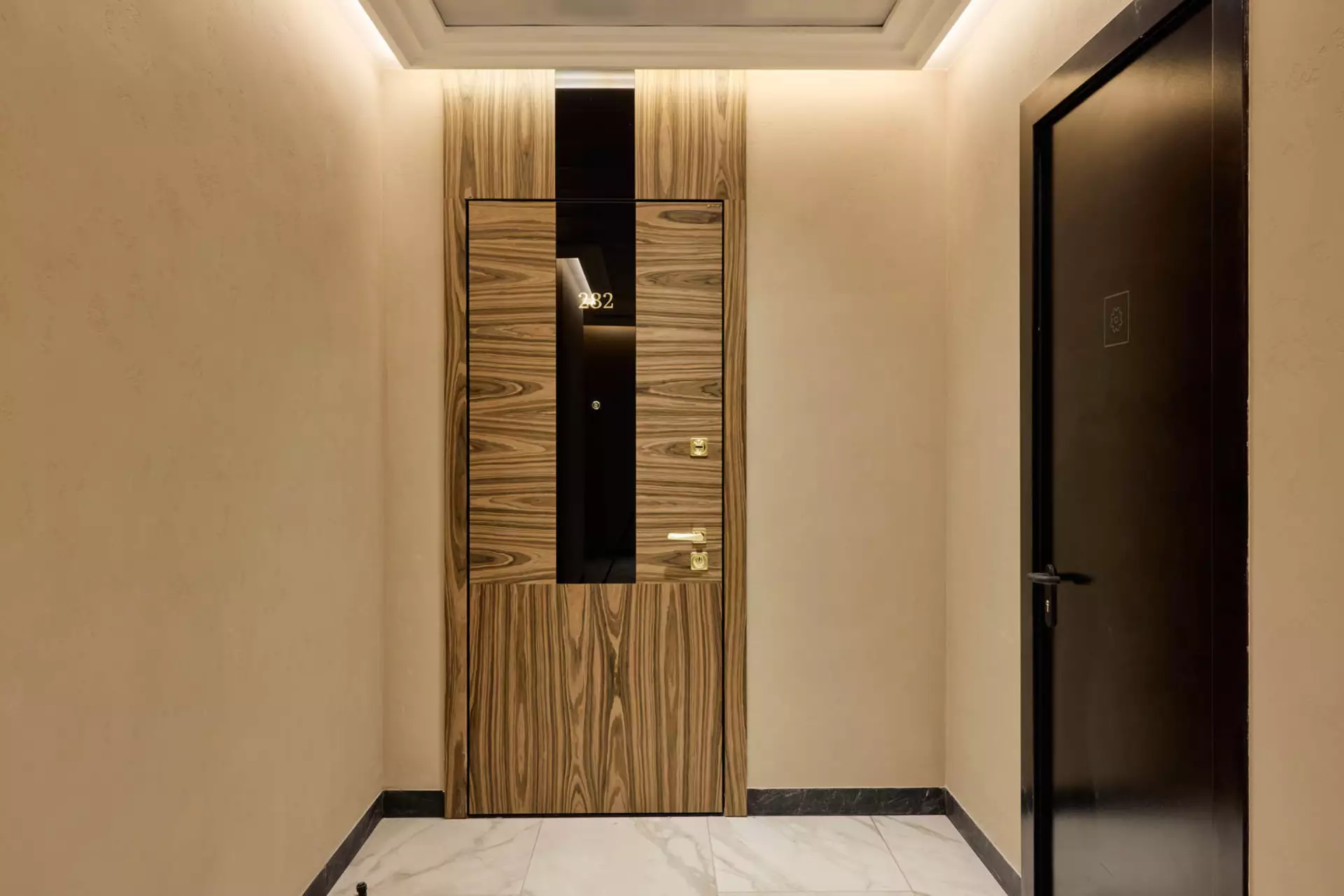 В третьем, четвёртом и пятом домах:
– идёт передача квартир.
Фотография загружена 31 декабря 2024 года.