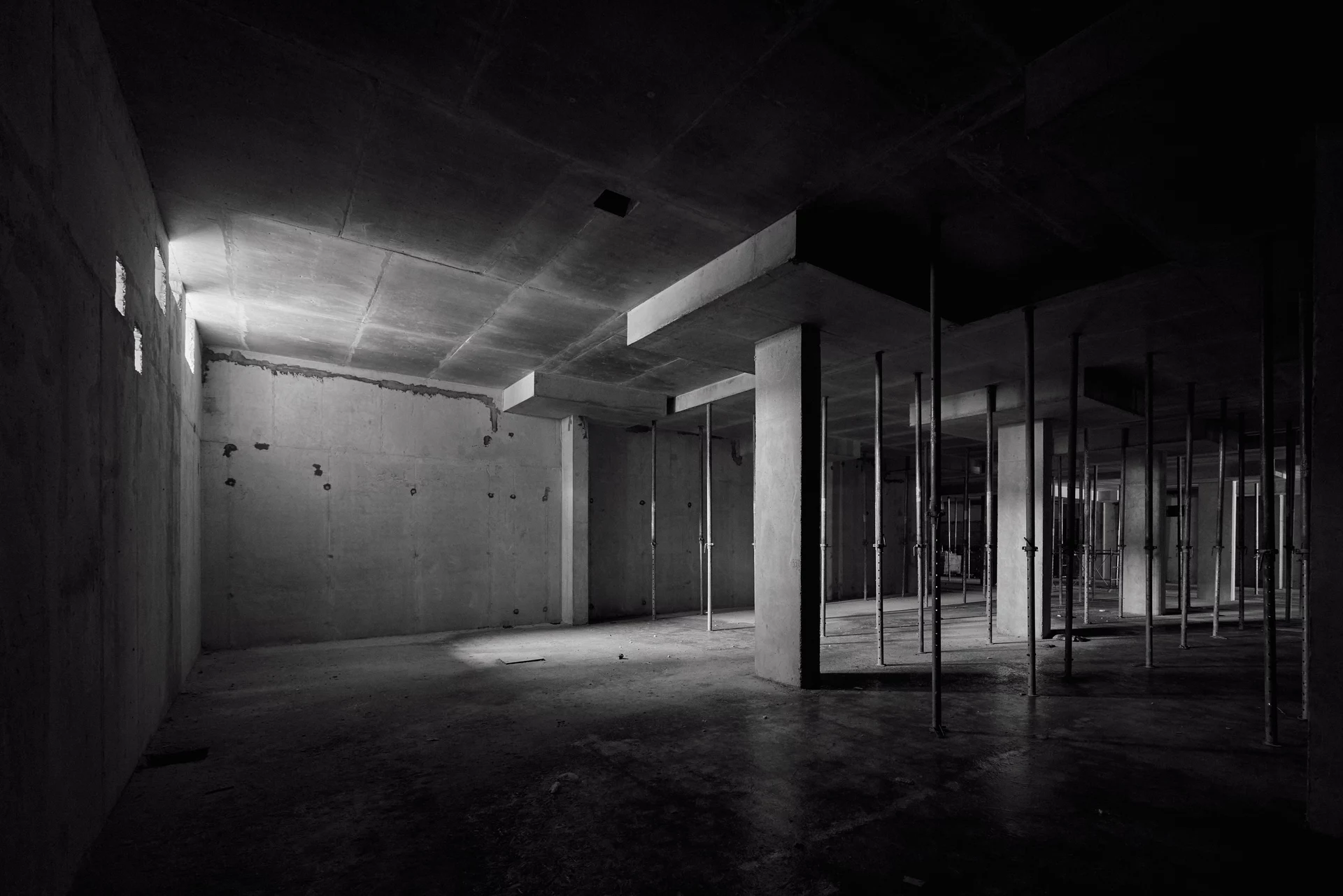 Парк Победы

6 секция второго дома

– возвели стены на 3 этаже

7 секция второго дома

– строим 4 этаж

– Возвели стены в кладовых на −2 этаже обеих секций

Фотография загружена 1 декабря 2025 года.