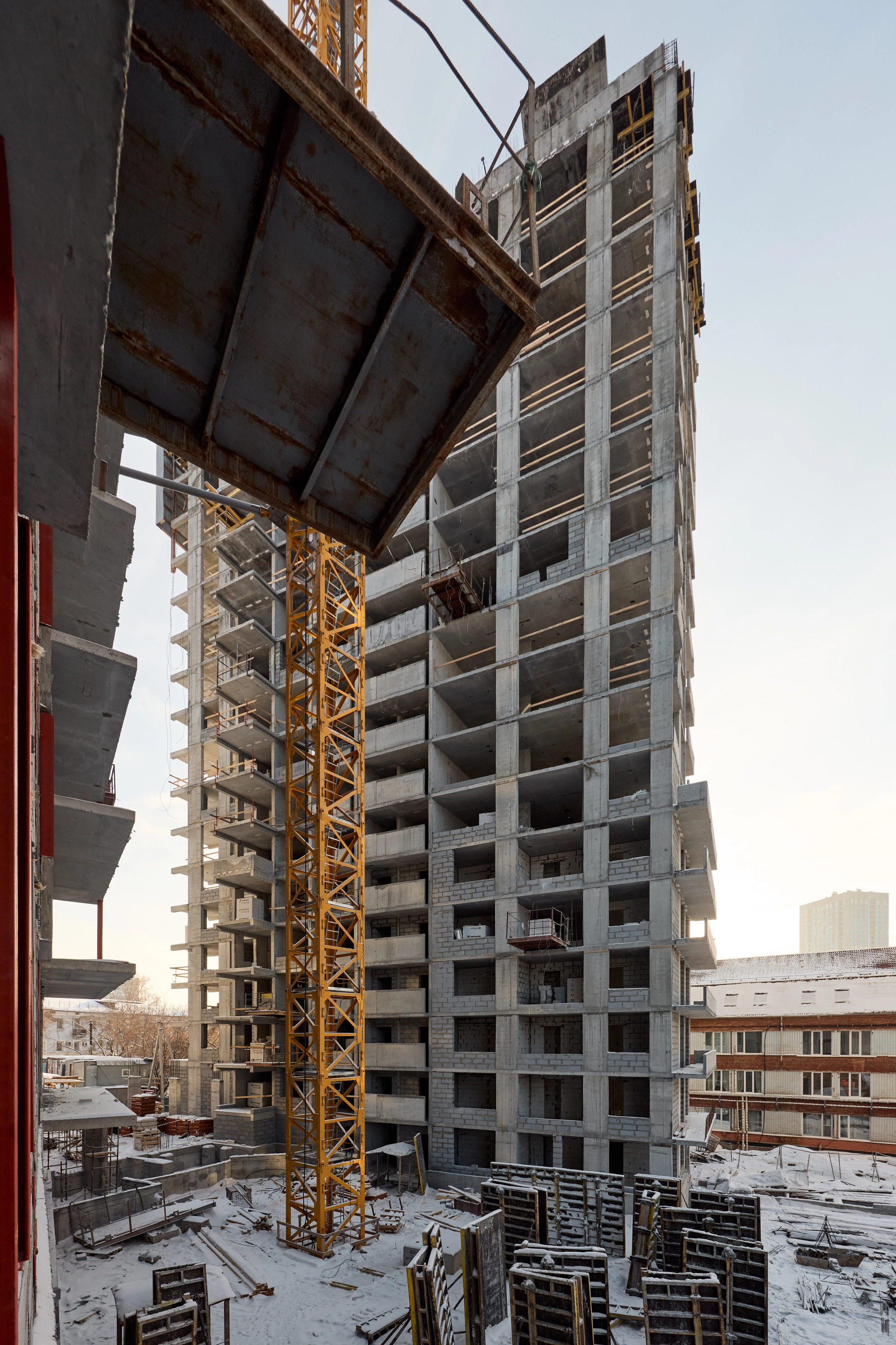 1 секция шестого дома

заливаем монолит 19 этажа
выполняем кладку стен на 9 этаже

2 секция шестого дома

завершили монолитные работы
возводим стены на 9 этаже
работаем над устройством коммуникаций вентиляции, пожаротушения и дымоудаления