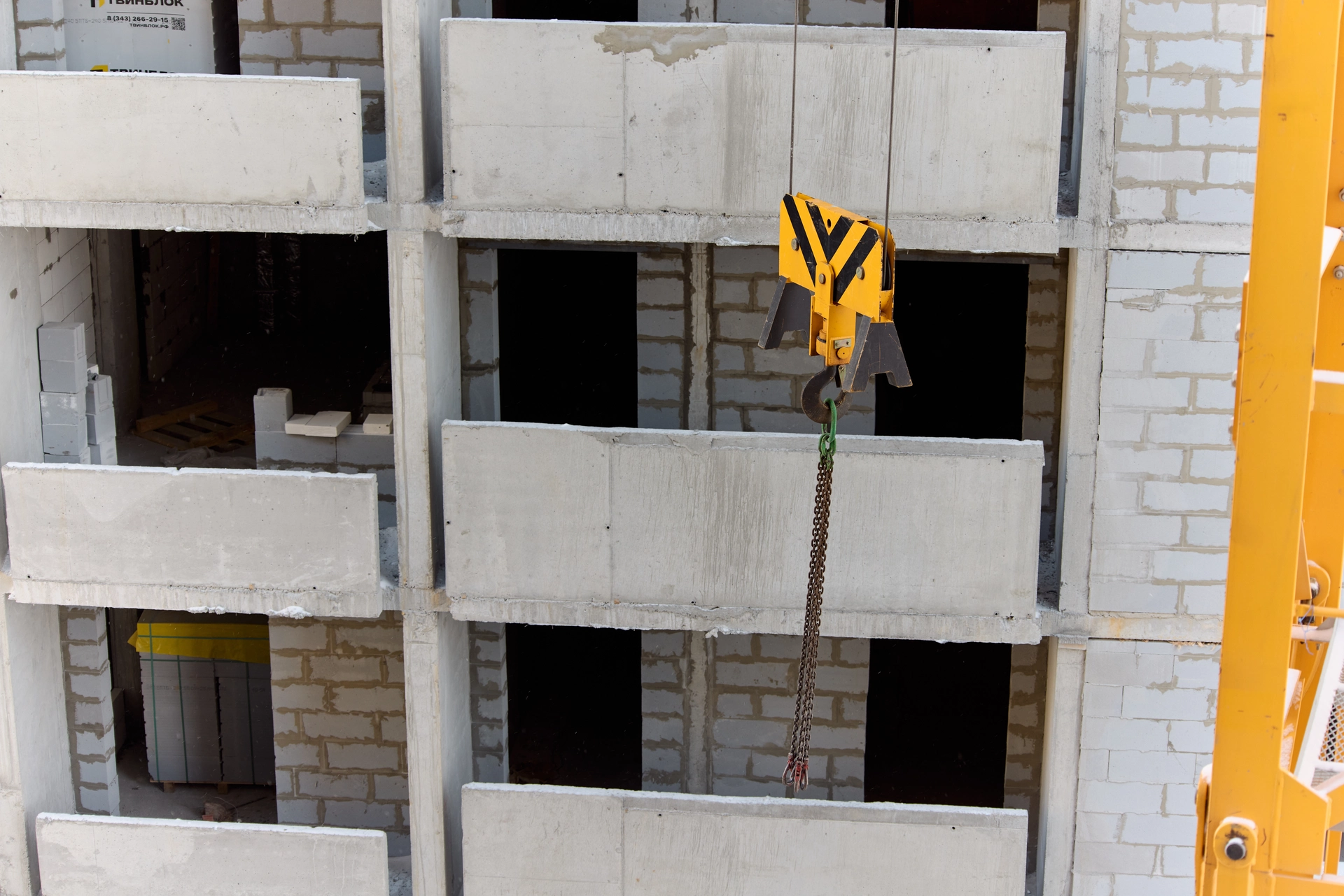 1 секция шестого дома

заливаем монолит 19 этажа
выполняем кладку стен на 9 этаже

2 секция шестого дома

завершили монолитные работы
возводим стены на 9 этаже
работаем над устройством коммуникаций вентиляции, пожаротушения и дымоудаления