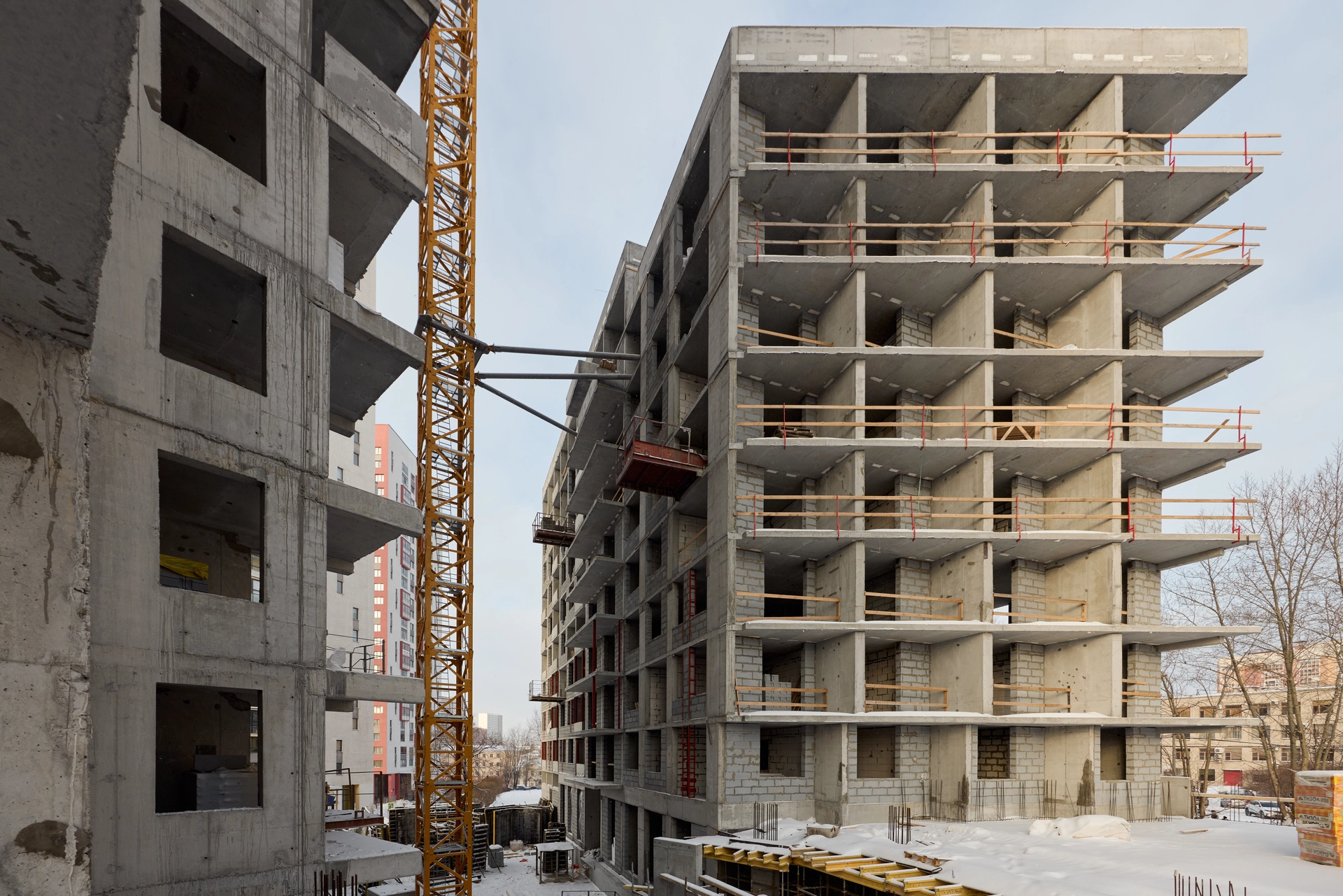 1 секция шестого дома

заливаем монолит 19 этажа
выполняем кладку стен на 9 этаже

2 секция шестого дома

завершили монолитные работы
возводим стены на 9 этаже
работаем над устройством коммуникаций вентиляции, пожаротушения и дымоудаления