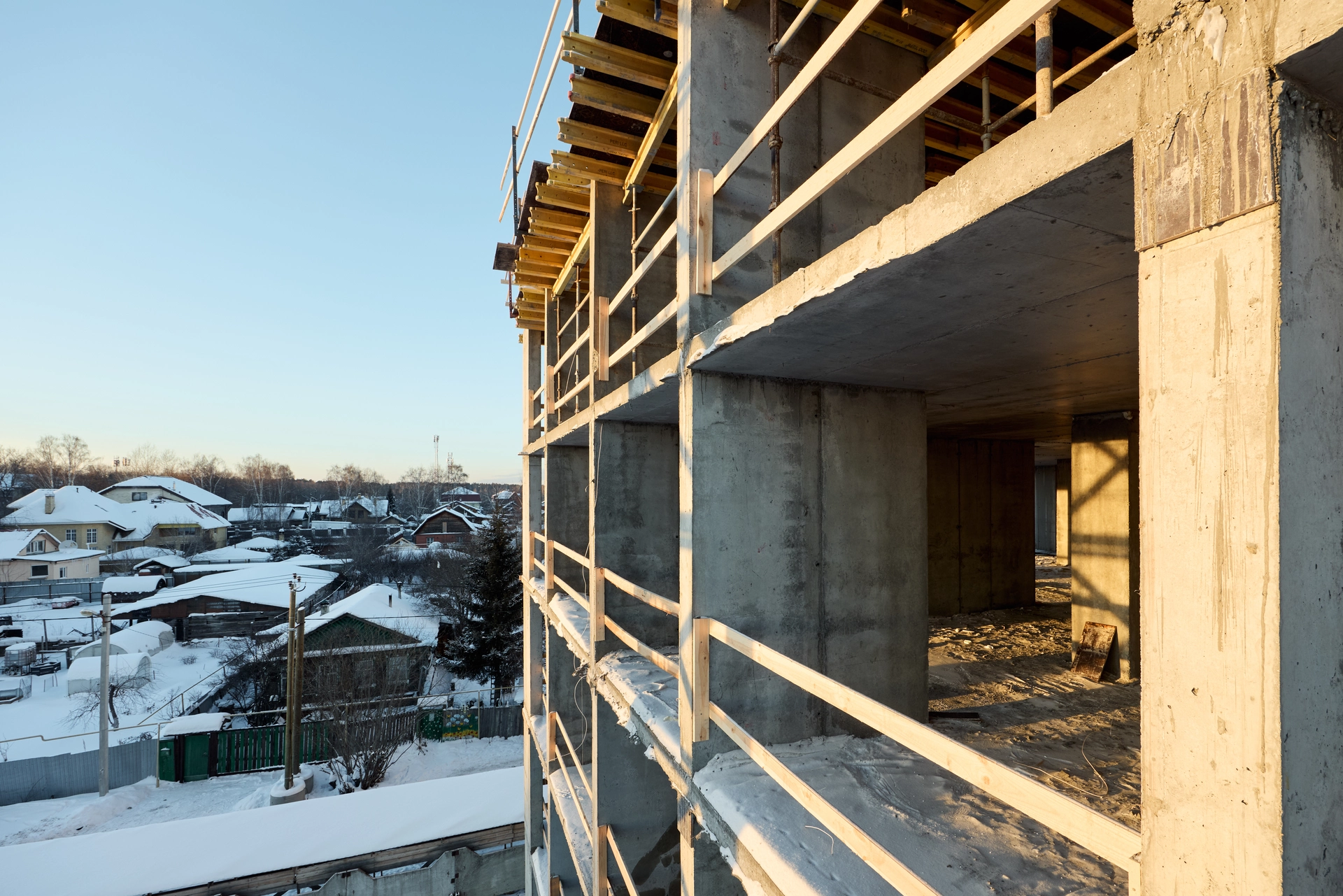 6 секция второго дома

возвели стены 6 этажа

7 секция второго дома

строим 7 этаж
выполняем кладку стен на −1 этаже

Фотография загружена 15 января 2026 года.