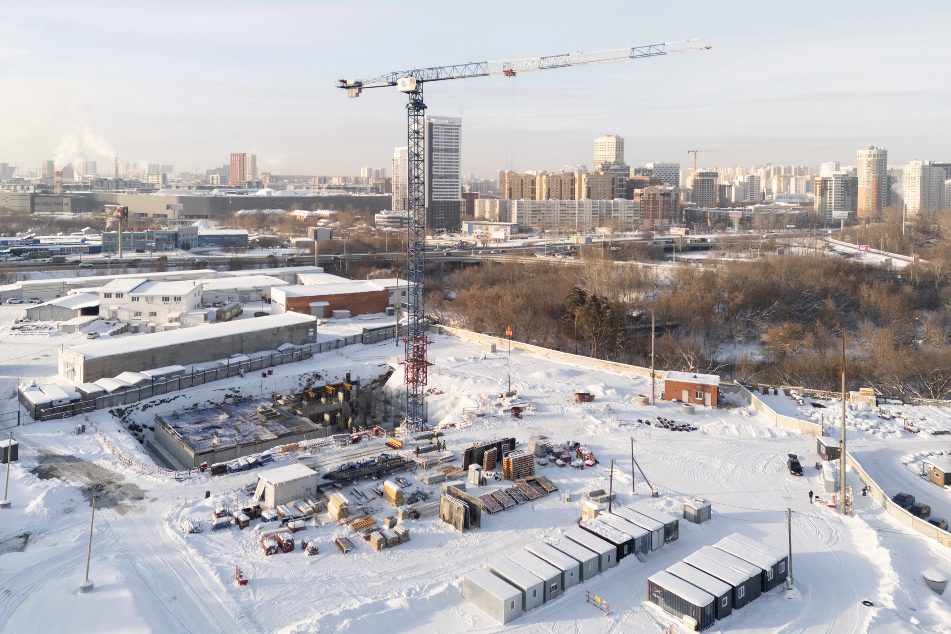 1 секция первого дома

завершили монолитные работы в подвале
работаем над армированием стен 1 этажа
делаем пристенный дренаж
устанавливаем видеонаблюдение на площадке

Фотография загружена 1 февраля 2026 года.