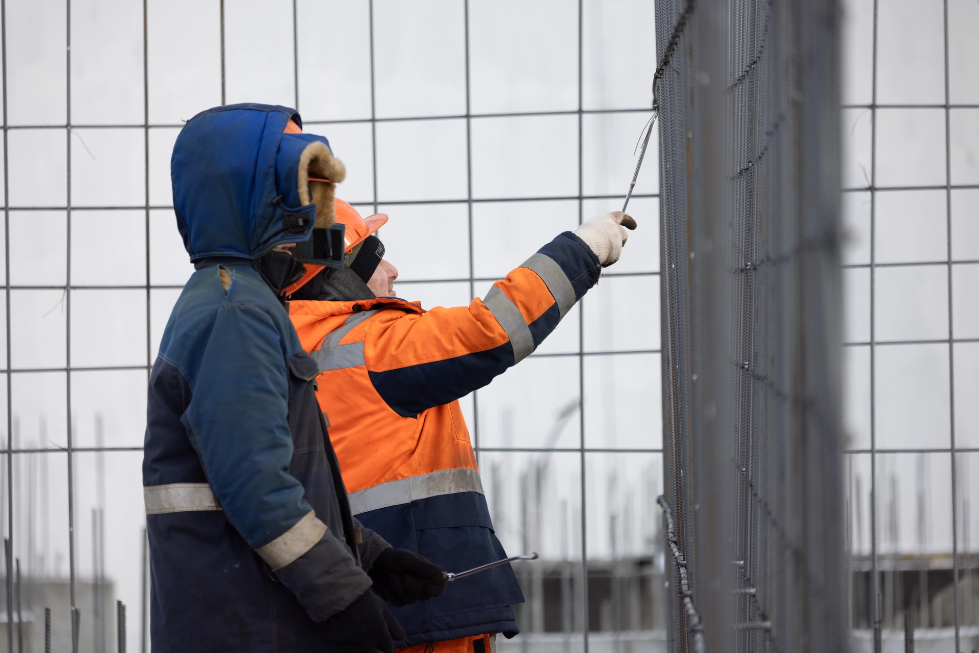 Парк Победы
6 секция второго дома
возводим стены 7 этажа
7 секция второго дома
строим 8 этаж
выполняем кладку стен на −1 этаже
Паркинг
разрабатываем котлован рядом с 7 секцией
Фотография загружена 15 февраля 2026 года.