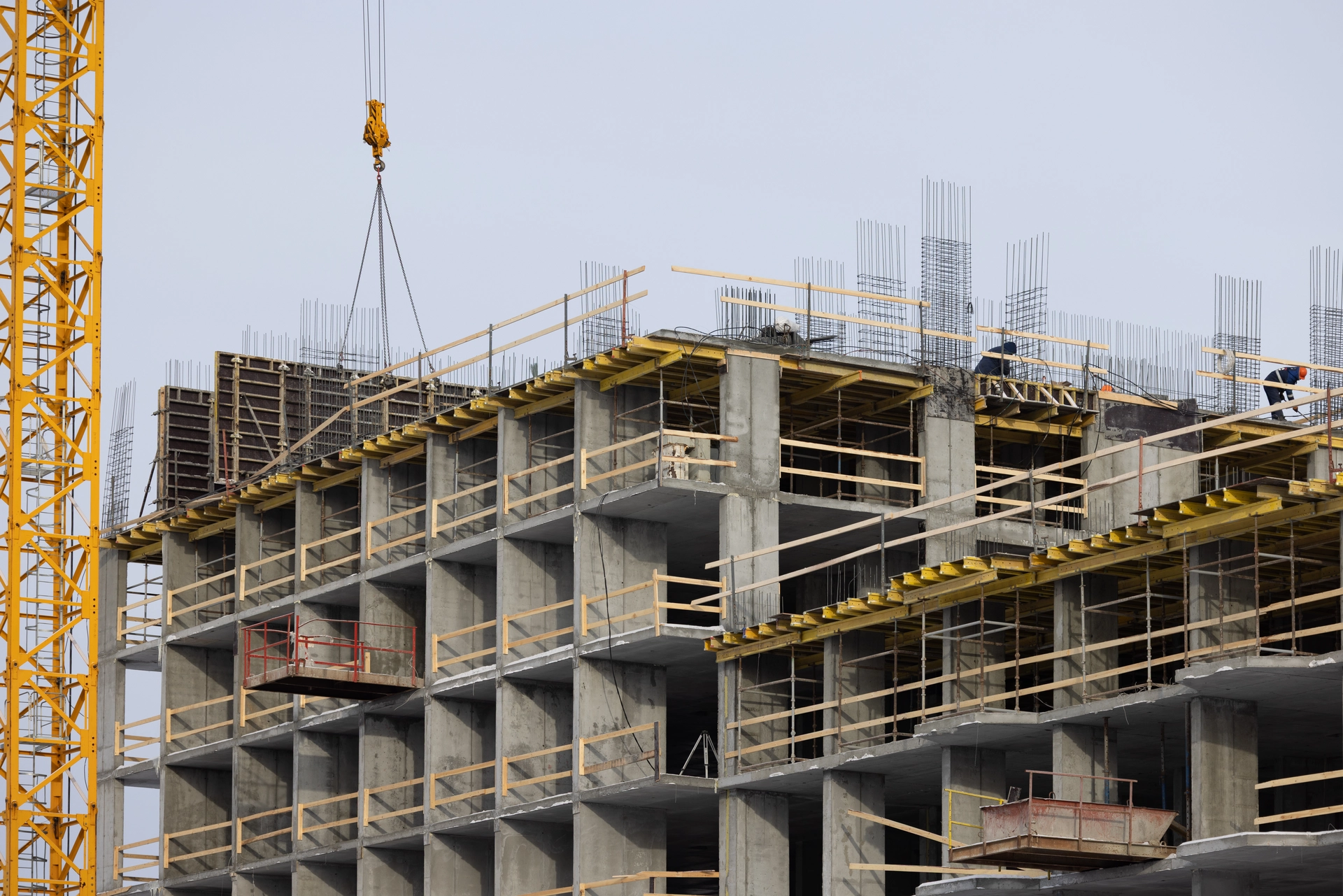 Парк Победы
6 секция второго дома
возводим стены 7 этажа
7 секция второго дома
строим 8 этаж
выполняем кладку стен на −1 этаже
Паркинг
разрабатываем котлован рядом с 7 секцией
Фотография загружена 15 февраля 2026 года.