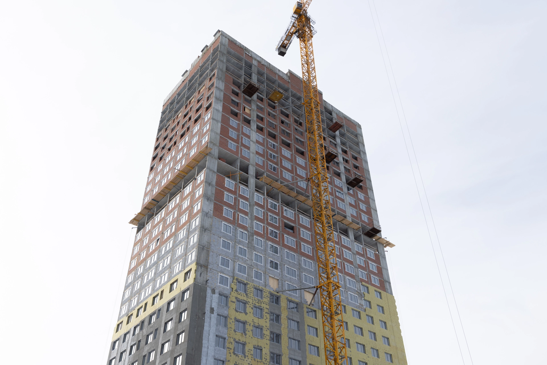 Шарташ Парк

Первая башня

занимаемся кровельными работами
выполняем кладку стен на 27 этаже, техэтаже и кровле
устанавливаем окна на 24 этаже
работаем над стяжкой пола на 11 этаже
ставим двери в квартирах на 5 этаже
кладём плитку в местах общего пользования и санузлах в квартирах до 5 этажа
приступили к устройству горизонтальной разводки сантехники в санузлах
монтируем спринклерную систему пожаротушения на 7 этаже

Фотография загружена 15 февраля 2026 года.