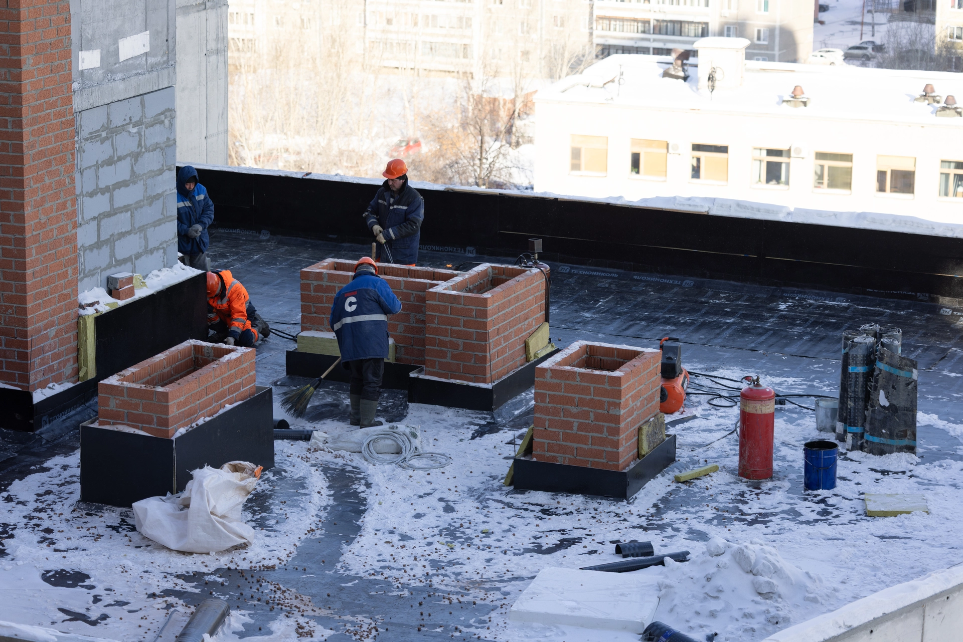 Малевич

1 секция шестого дома

завершили монолитные работы
возводим внутренние и наружные стены на 6–16 этажах
монтируем систему вентиляции на 14 этаже
работаем над устройством магистралей отопления

2 секция шестого дома

возводим внутренние и наружные стены на разных этажах
устанавливаем окна на 2–4 этажах
работаем над устройством магистралей отопления и канализации

Фотография загружена 15 февраля 2026 года.