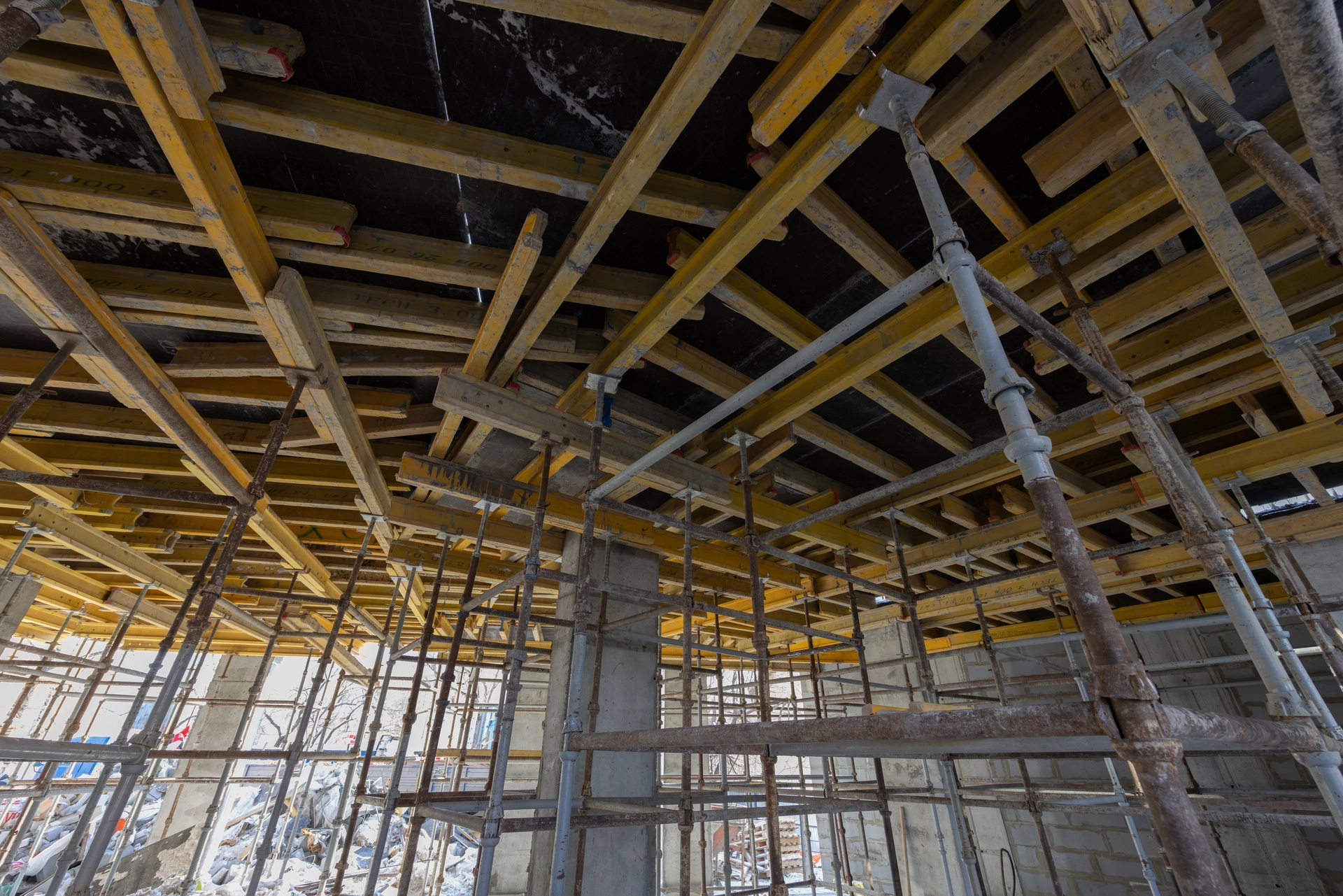 Малевич

1 секция шестого дома

завершили монолитные работы
возводим внутренние и наружные стены на 6–16 этажах
монтируем систему вентиляции на 14 этаже
работаем над устройством магистралей отопления

2 секция шестого дома

возводим внутренние и наружные стены на разных этажах
устанавливаем окна на 2–4 этажах
работаем над устройством магистралей отопления и канализации

Фотография загружена 15 февраля 2026 года.