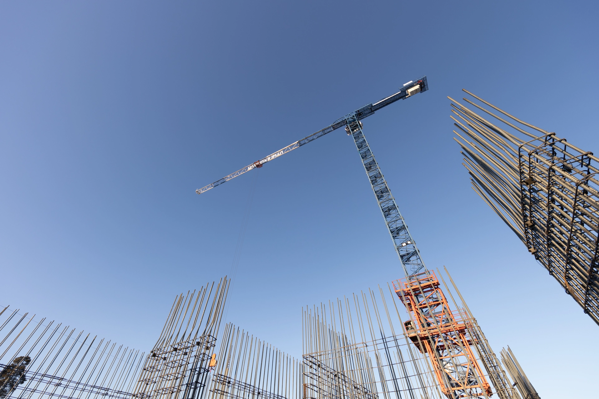 Парк Культуры

1 секция первого дома

возвели стены 1 этажа
монтируем плиты перекрытия 2 этажа

Фотография загружена 15 февраля 2026 года.