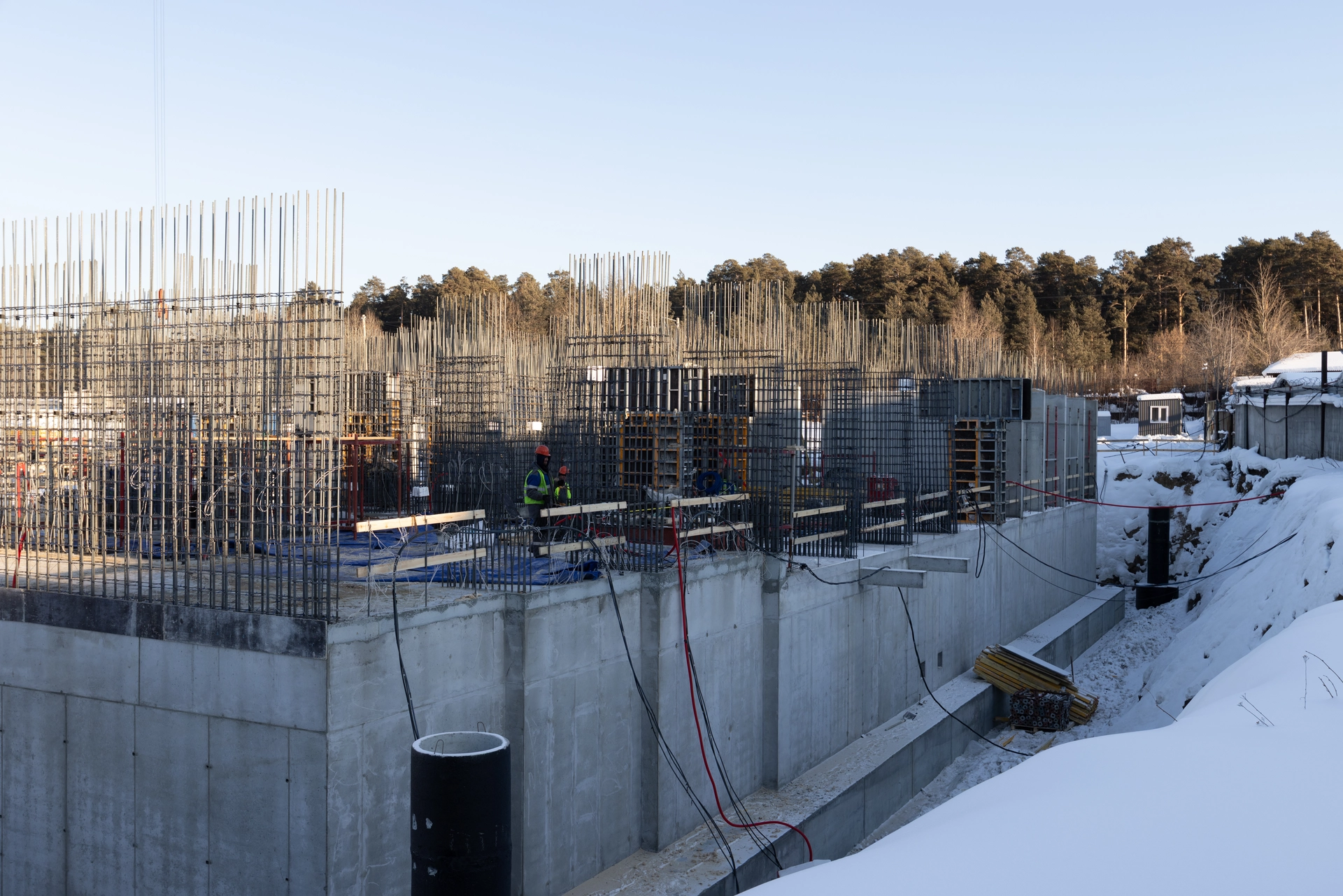 Парк Культуры

1 секция первого дома

возвели стены 1 этажа
монтируем плиты перекрытия 2 этажа

Фотография загружена 15 февраля 2026 года.
