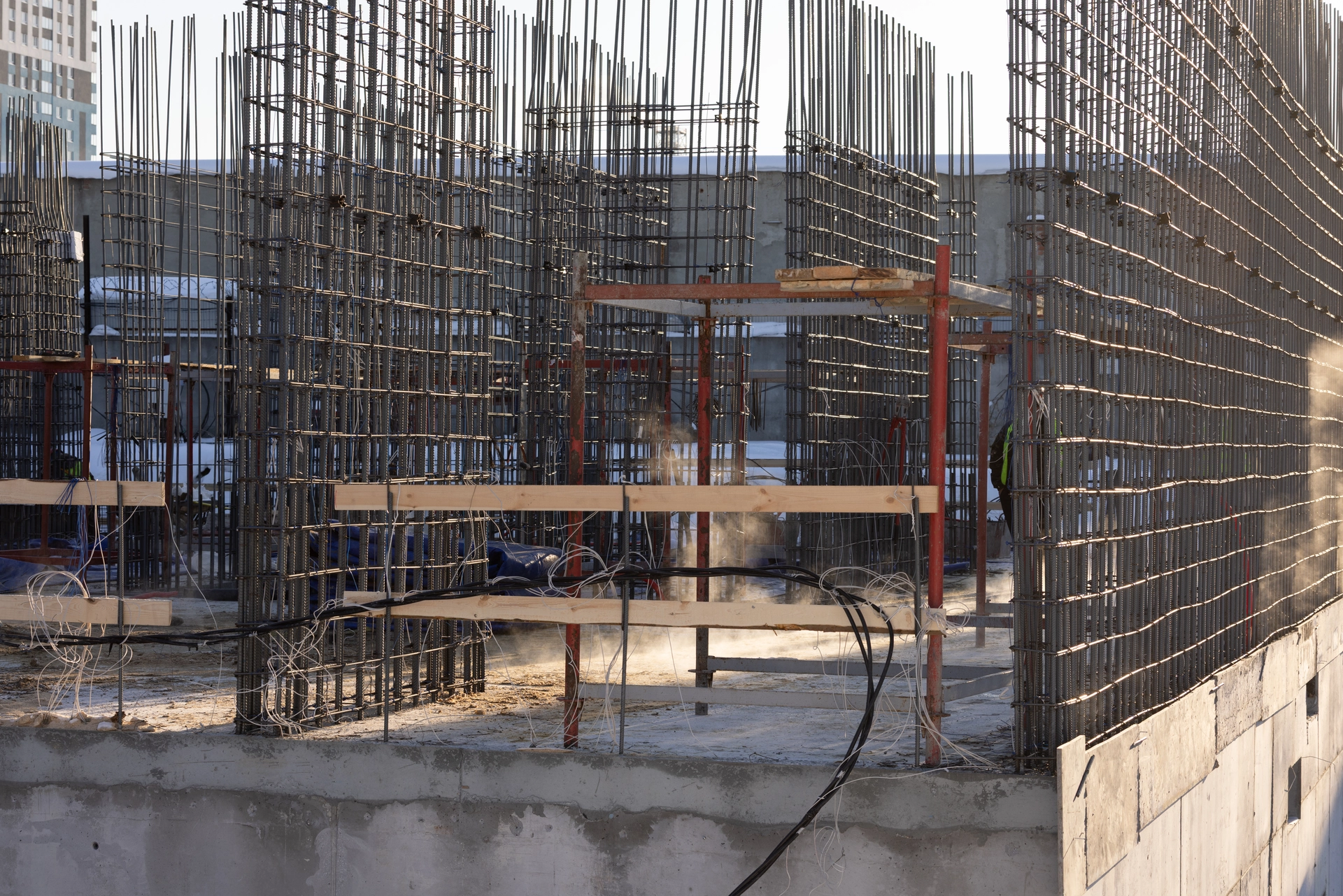 Парк Культуры

1 секция первого дома

возвели стены 1 этажа
монтируем плиты перекрытия 2 этажа

Фотография загружена 15 февраля 2026 года.