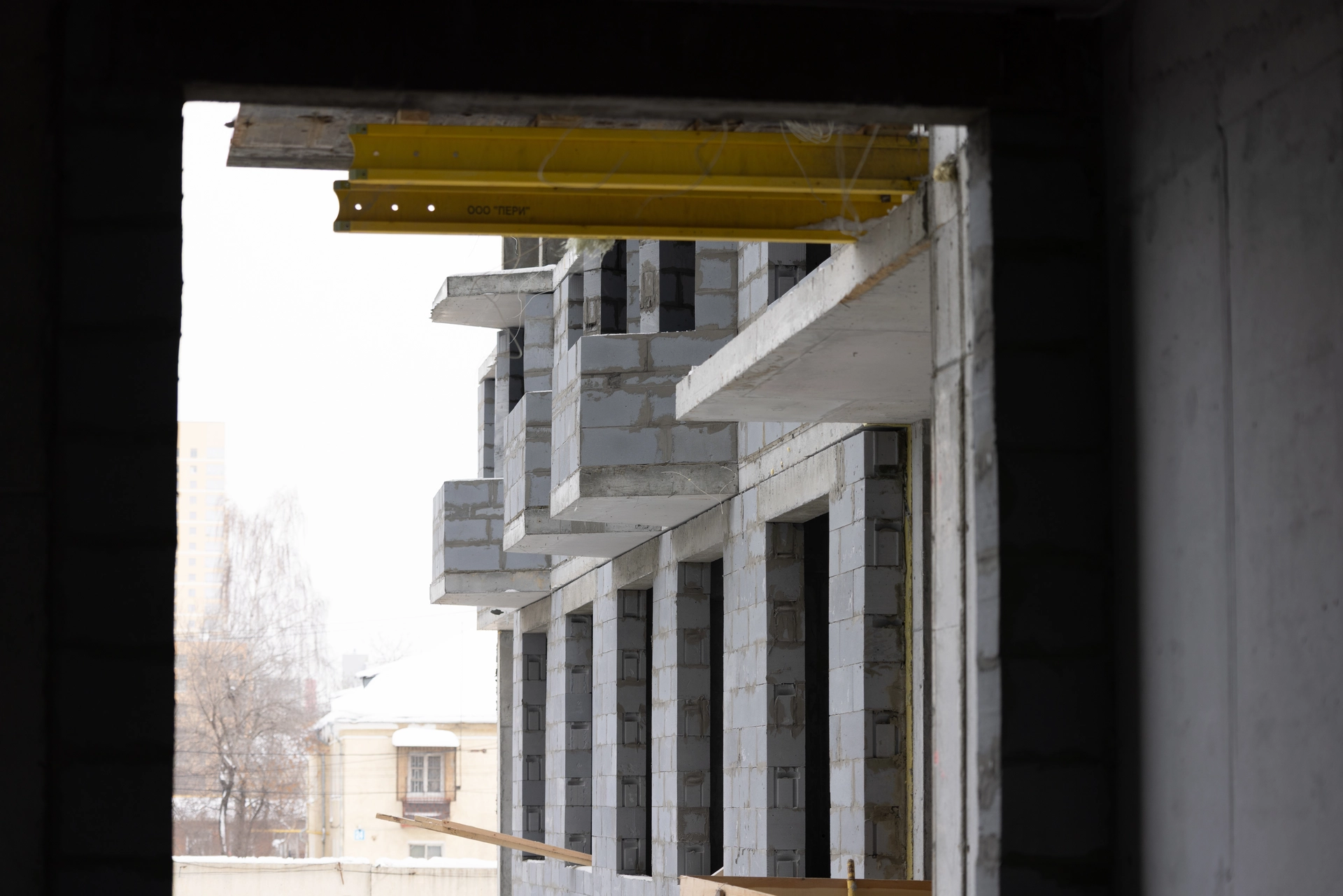 Парк Победы

6 секция второго дома

установили плиту перекрытия над 8 этажом
выполняем кладку стен на 1 и 2 этажах

7 секция второго дома

возводим 11 этаж
выполняем кладку стен на 1 и 2 этажах

Паркинг

приступили к работам по паркингу рядом с 7 секцией

Фотография загружена 15 марта 2026 года.