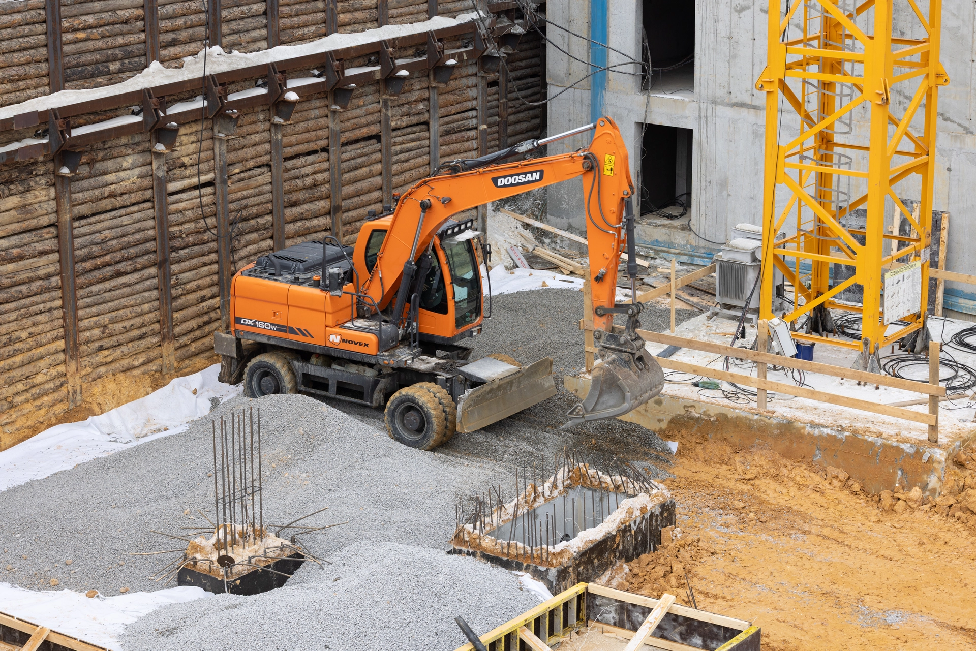 Парк Победы

6 секция второго дома

установили плиту перекрытия над 8 этажом
выполняем кладку стен на 1 и 2 этажах

7 секция второго дома

возводим 11 этаж
выполняем кладку стен на 1 и 2 этажах

Паркинг

приступили к работам по паркингу рядом с 7 секцией

Фотография загружена 15 марта 2026 года.