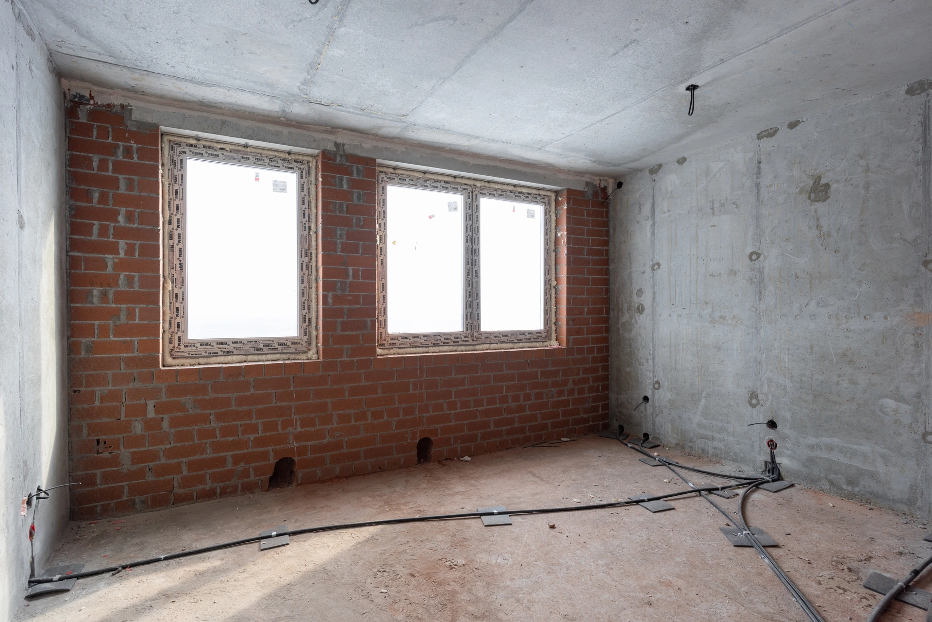 Шарташ Парк
Первая башня
продолжаем возведение внутренних стен на 27 этаже и выше
ставим окна на 25 этаже
установили подоконники до 10 этажа
поклеили обои в квартирах на 5 этаже, покрасили стены на 5–8 этажах и потолки на 5–7 этажах
уложили плитку в местах общего пользования до 11 этажа
монтируем спринклеры
монтируем лифты
работаем над устройством наружных сетей водоснабжения и канализации
Фотография загружена 15 марта 2026 года.