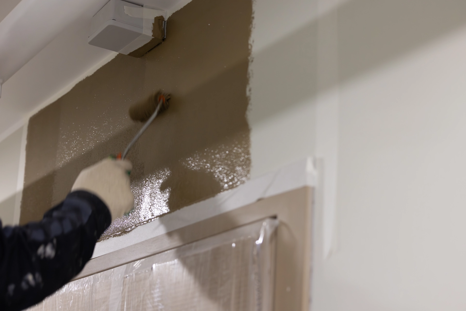 Шарташ Парк
Первая башня
продолжаем возведение внутренних стен на 27 этаже и выше
ставим окна на 25 этаже
установили подоконники до 10 этажа
поклеили обои в квартирах на 5 этаже, покрасили стены на 5–8 этажах и потолки на 5–7 этажах
уложили плитку в местах общего пользования до 11 этажа
монтируем спринклеры
монтируем лифты
работаем над устройством наружных сетей водоснабжения и канализации
Фотография загружена 15 марта 2026 года.